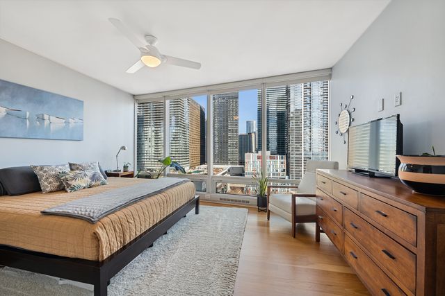 340 E Randolph Street 1102, Chicago, IL 60601