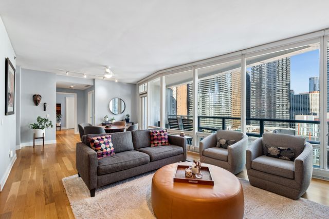 340 E Randolph Street 1102, Chicago, IL 60601