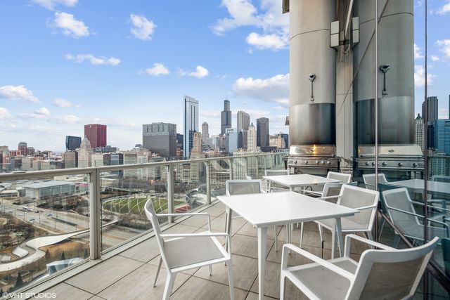 340 E Randolph Street 1102, Chicago, IL 60601
