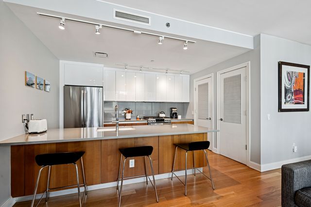 340 E Randolph Street 1102, Chicago, IL 60601