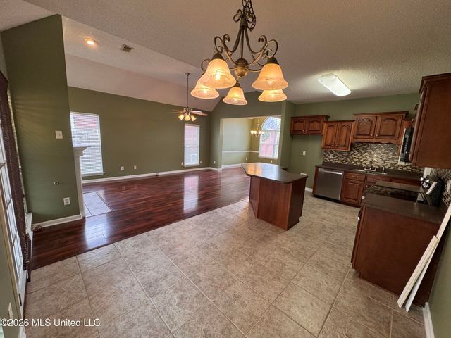 593 N Classic Drive, Hernando, MS 38632