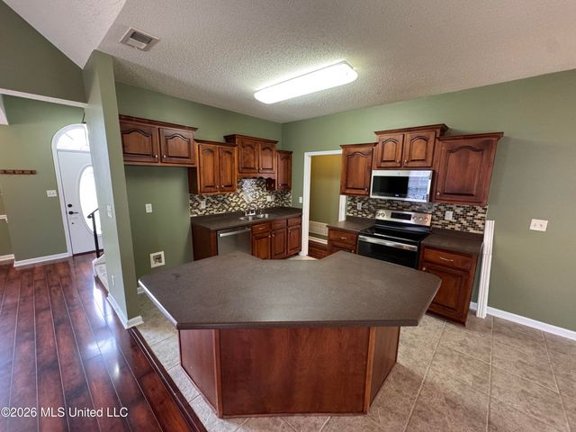 593 N Classic Drive, Hernando, MS 38632