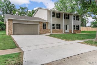 3009 Sugar Mill Court, Unincorporated, MO 63129