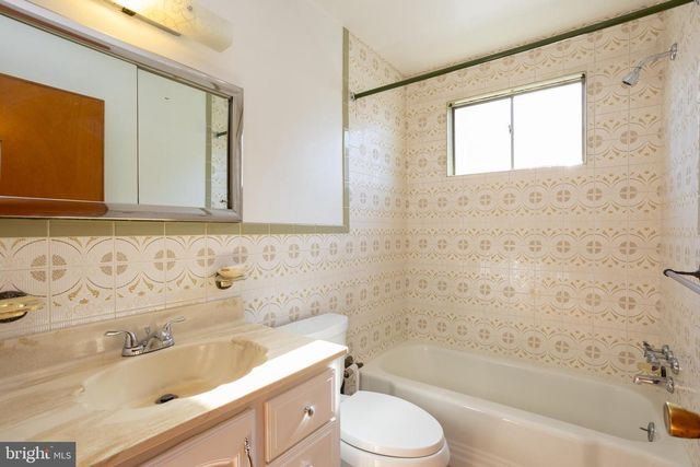 8014 HIGHPOINT RD, Baltimore, MD 21234