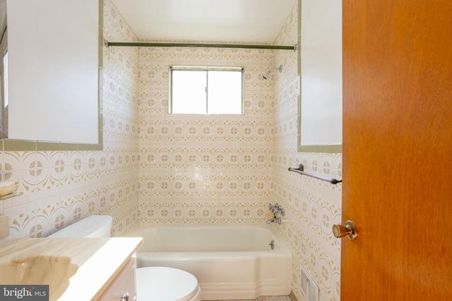 8014 HIGHPOINT RD, Baltimore, MD 21234