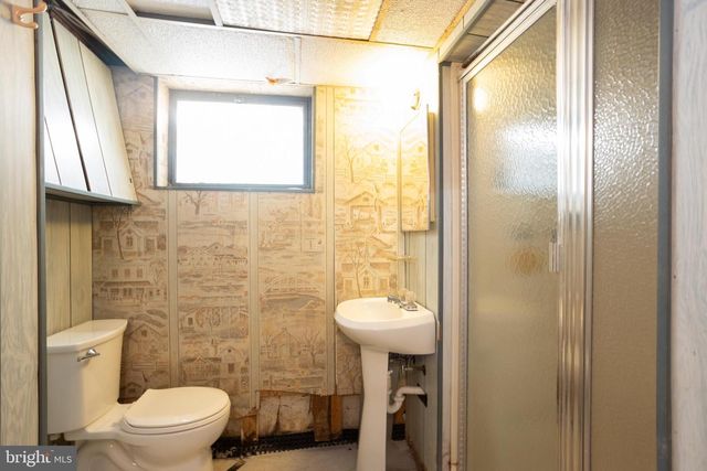 8014 HIGHPOINT RD, Baltimore, MD 21234