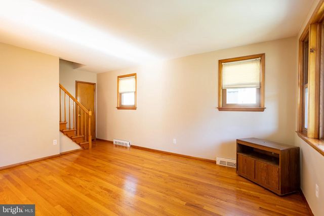 8014 HIGHPOINT RD, Baltimore, MD 21234