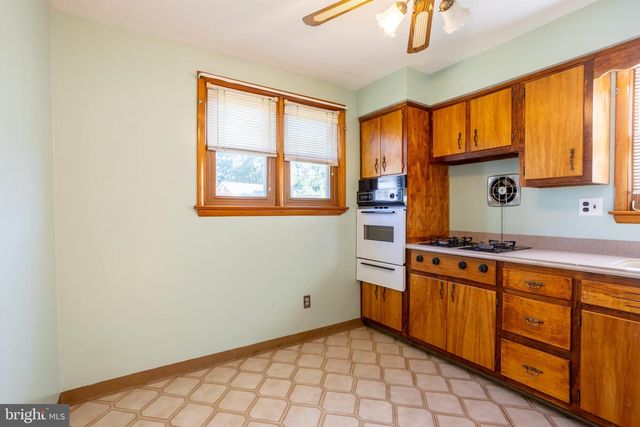 8014 HIGHPOINT RD, Baltimore, MD 21234