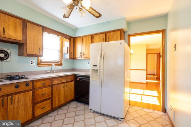 8014 HIGHPOINT RD, Baltimore, MD 21234