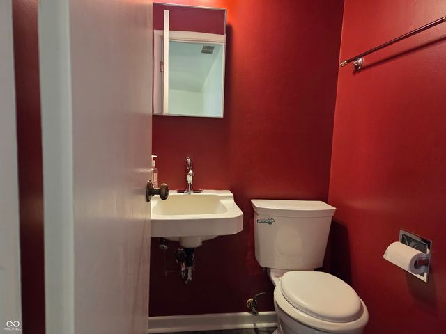 2104 W Orchard Drive, Fortville, IN 46040