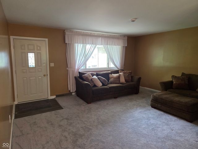 2104 W Orchard Drive, Fortville, IN 46040