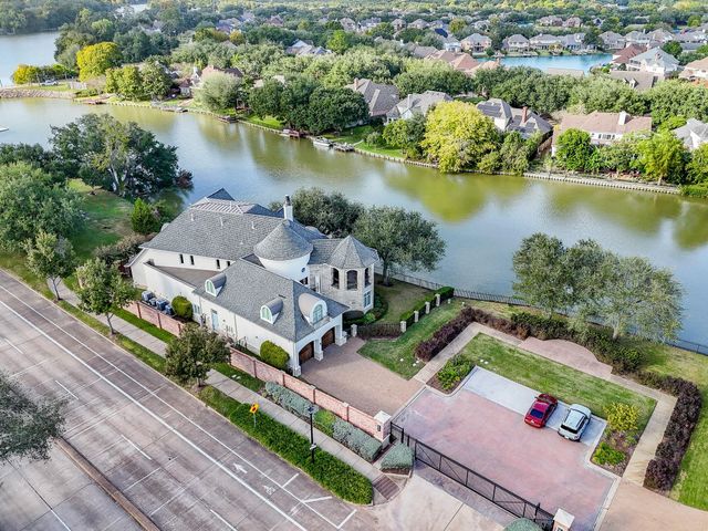 15710 Creek Bend Drive, Sugar Land, TX 77478