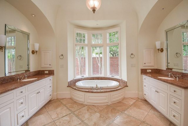 15710 Creek Bend Drive, Sugar Land, TX 77478
