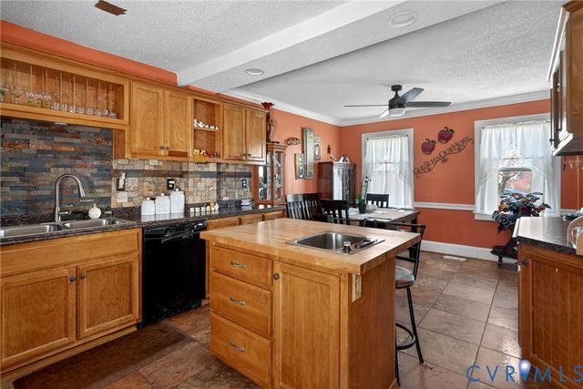 919 Colonial Ave, Colonial Heights, VA 23834