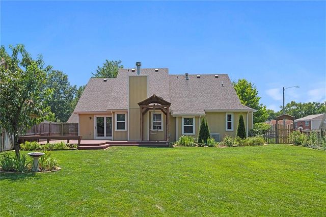 1204 Chadwick Court, Lawrence, KS 66049