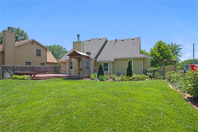 1204 Chadwick Court, Lawrence, KS 66049