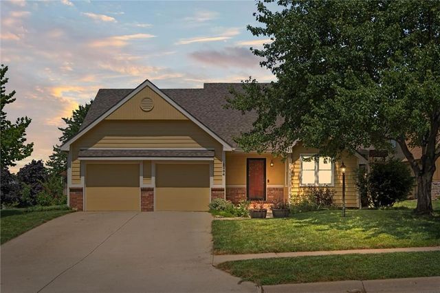 1204 Chadwick Court, Lawrence, KS 66049
