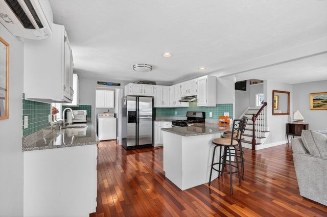 12 Wolcott, Weymouth, MA 02191