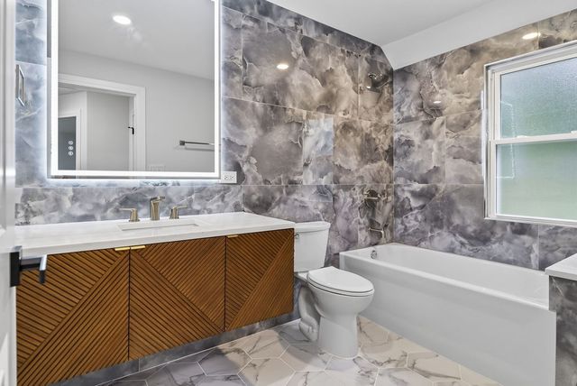 437 Highland Avenue, West Chicago, IL 60185