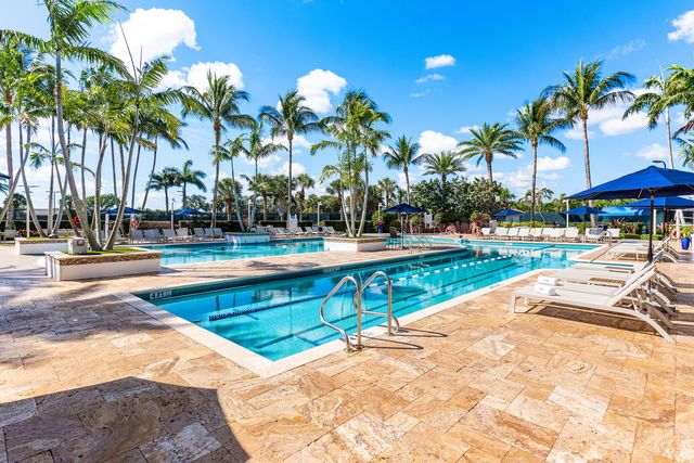 4752 BOCAIRE Boulevard, Boca Raton, FL 33487