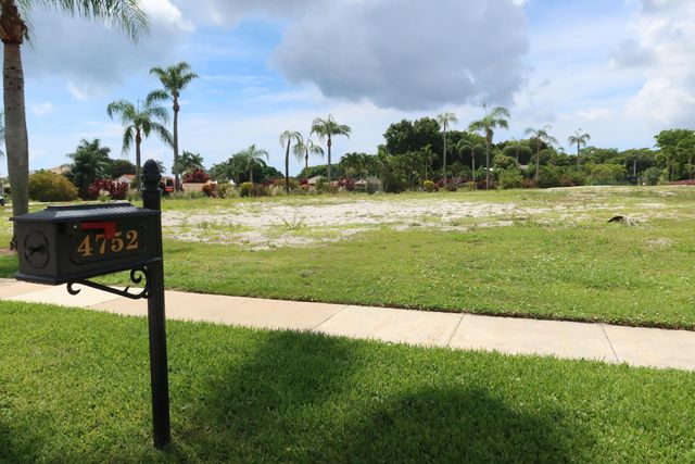 4752 BOCAIRE Boulevard, Boca Raton, FL 33487