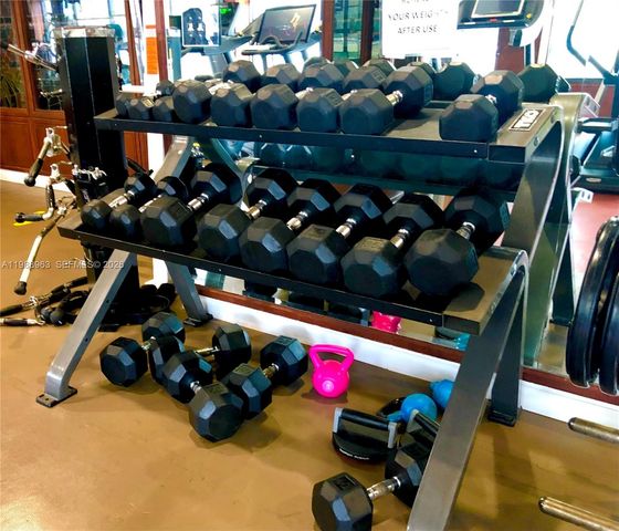 600 NE 36th St 1502, Miami, FL 33137