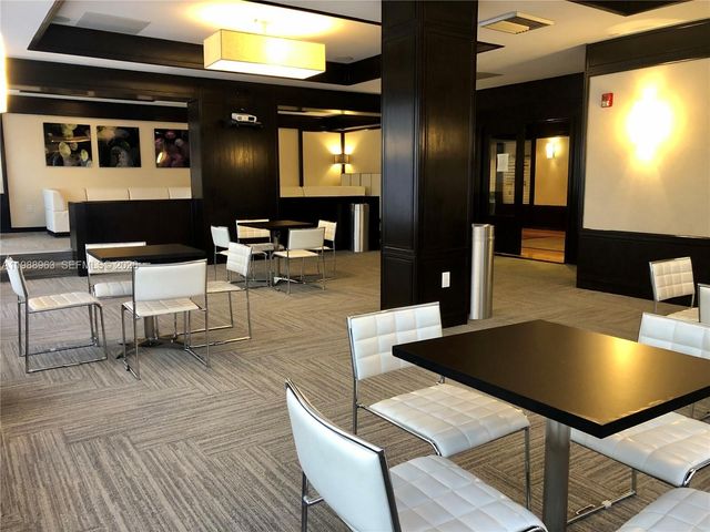 600 NE 36th St 1502, Miami, FL 33137