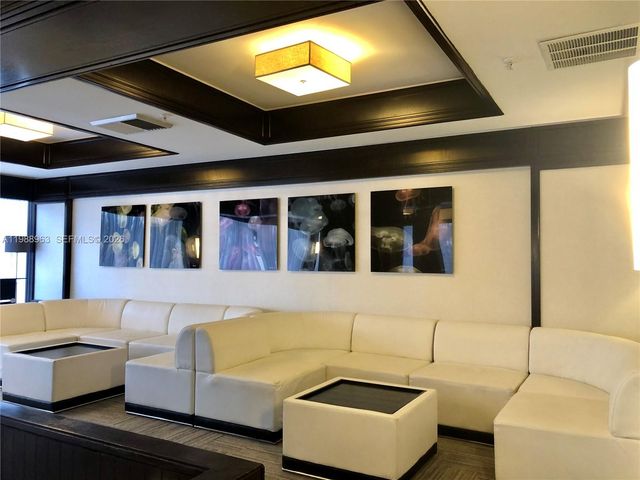 600 NE 36th St 1502, Miami, FL 33137