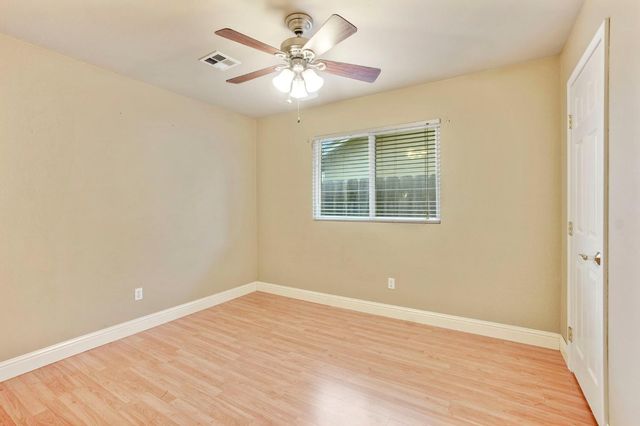 2112 Woodbury Dr, Modesto, CA 95355