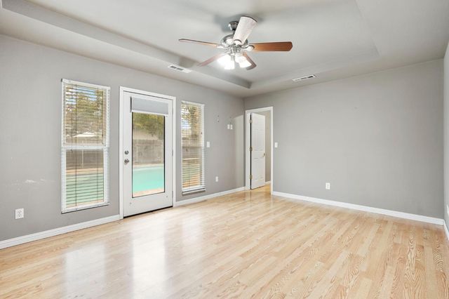 2112 Woodbury Dr, Modesto, CA 95355