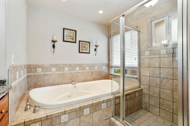 2112 Woodbury Dr, Modesto, CA 95355