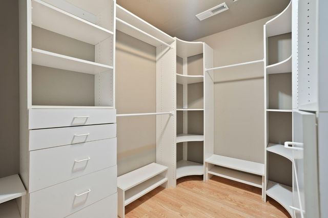 2112 Woodbury Dr, Modesto, CA 95355