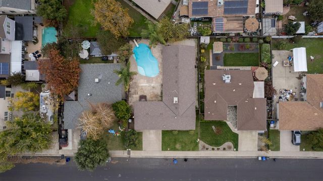 2112 Woodbury Dr, Modesto, CA 95355