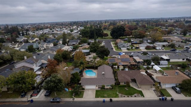 2112 Woodbury Dr, Modesto, CA 95355