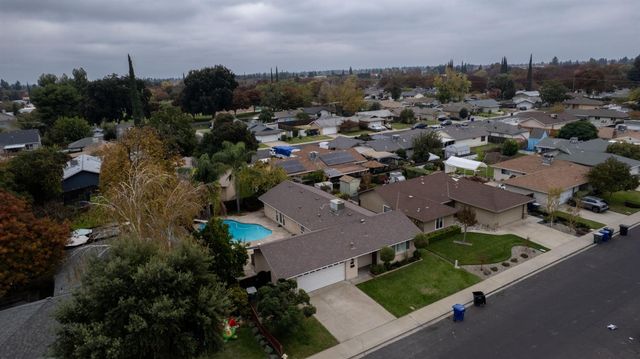 2112 Woodbury Dr, Modesto, CA 95355