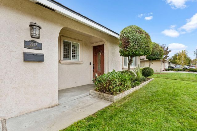 2112 Woodbury Dr, Modesto, CA 95355