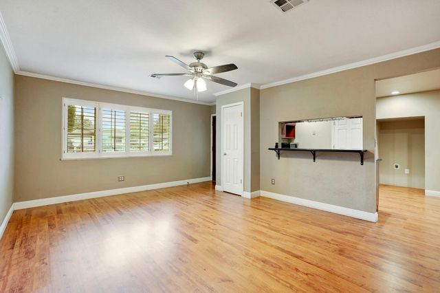 2112 Woodbury Dr, Modesto, CA 95355