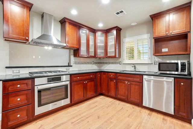 2112 Woodbury Dr, Modesto, CA 95355