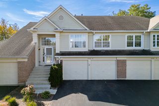 358 Ashford Circle 2, Bartlett, IL 60103