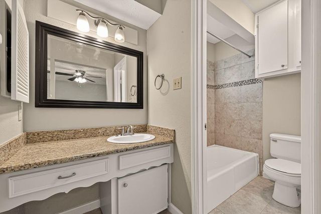 1519 Hitherfield Drive, Sugar Land, TX 77498