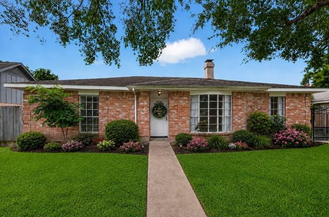 1519 Hitherfield Drive, Sugar Land, TX 77498