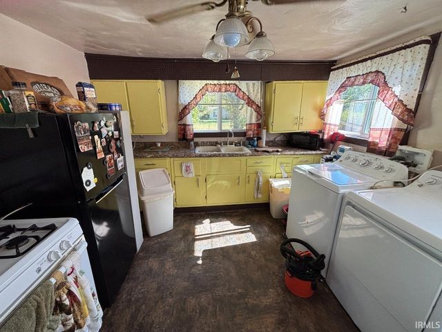 2103 E Yale Avenue, Muncie, IN 47303