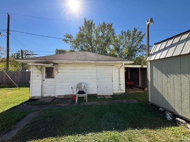 2103 E Yale Avenue, Muncie, IN 47303