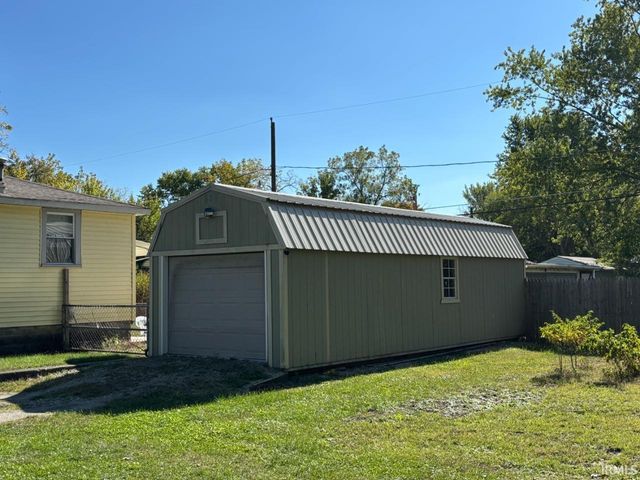 2103 E Yale Avenue, Muncie, IN 47303