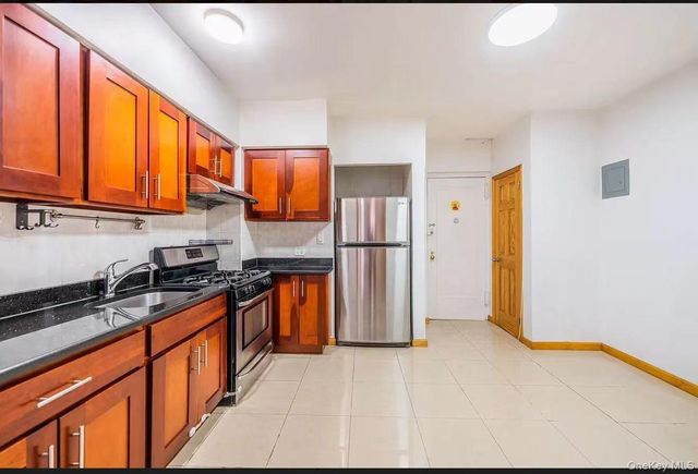 4018 Hampton Street 2D, Elmhurst, NY 11373