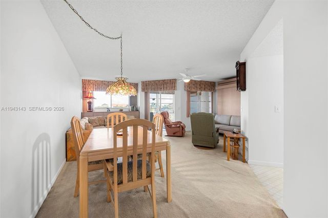 13101 SW 15th Ct 402R, Pembroke Pines, FL 33027