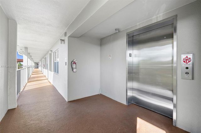 13101 SW 15th Ct 402R, Pembroke Pines, FL 33027