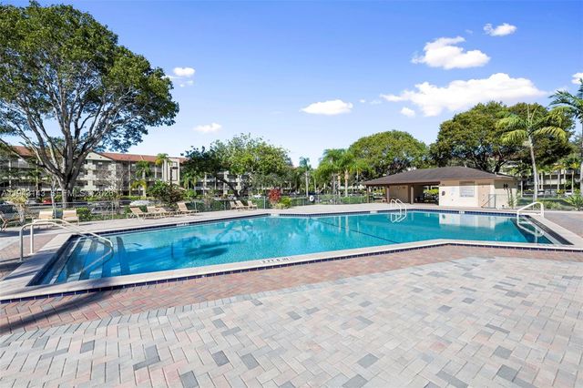 13101 SW 15th Ct 402R, Pembroke Pines, FL 33027