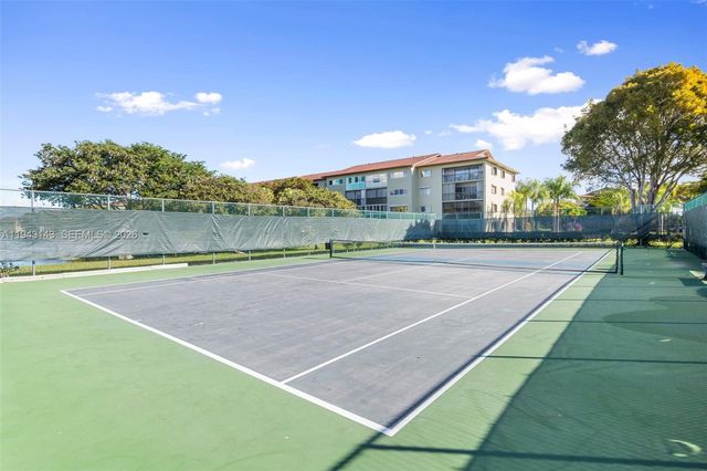 13101 SW 15th Ct 402R, Pembroke Pines, FL 33027