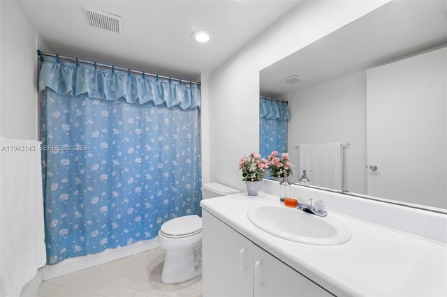 13101 SW 15th Ct 402R, Pembroke Pines, FL 33027